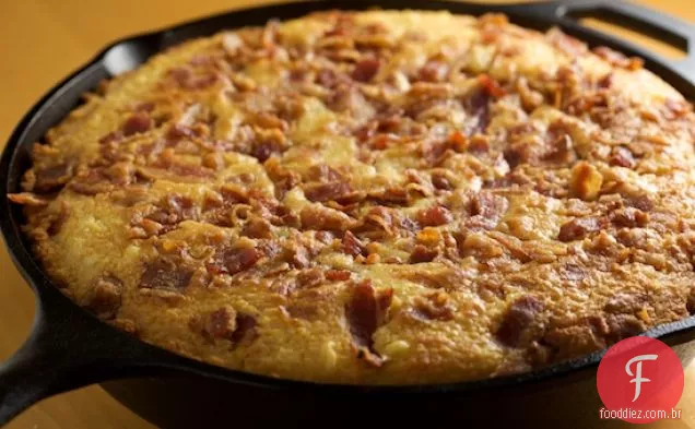 Frigideira Pão De Milho Com Corte Fresco Milho E Bacon