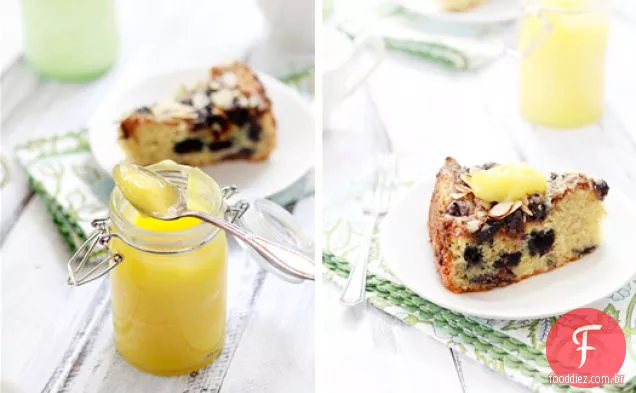 Bolo De Café Com Coalhada De Limão E Mirtilo