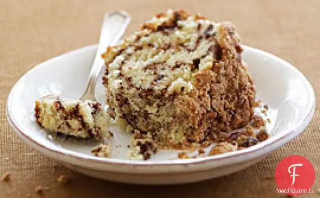 Bolo De Café Com Creme Azedo Com Recheio De Noz-Pecã Torrado