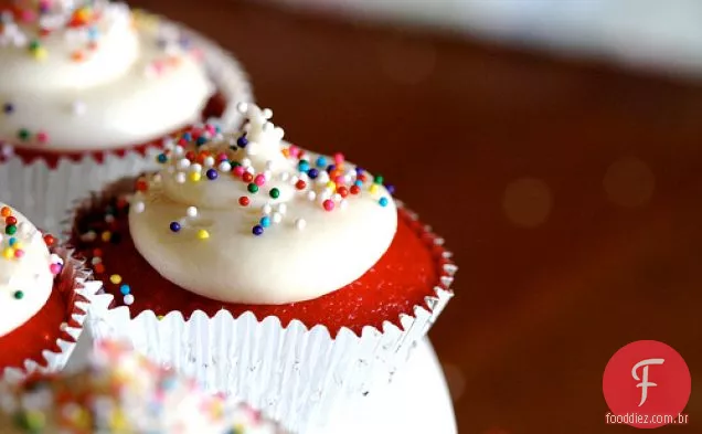 Cupcakes De Veludo Vermelho Brilhante