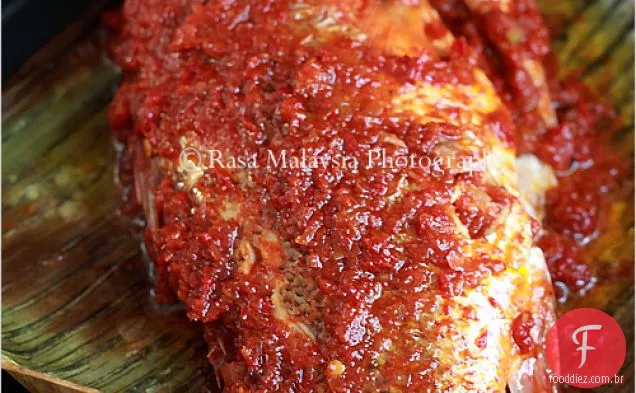 Peixe grelhado com Folha De Bananeira