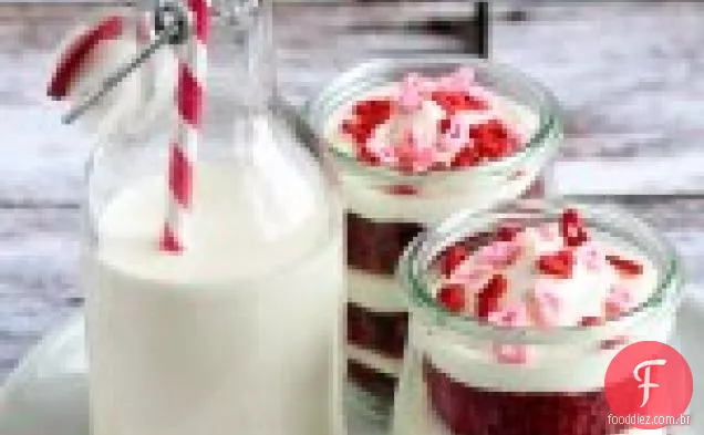 Cupcakes De Veludo Vermelho Em Uma Jarra