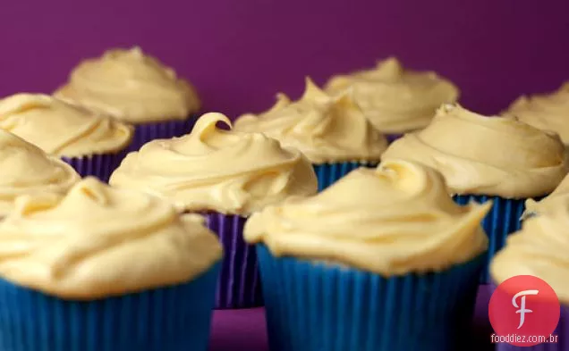Cupcakes De Banana Com Cobertura Cremosa De Cream Cheese
