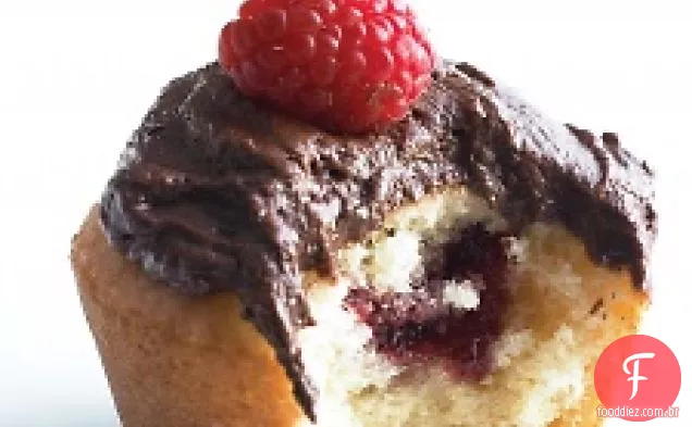Cupcakes De Geléia Com Cobertura De Chocolate