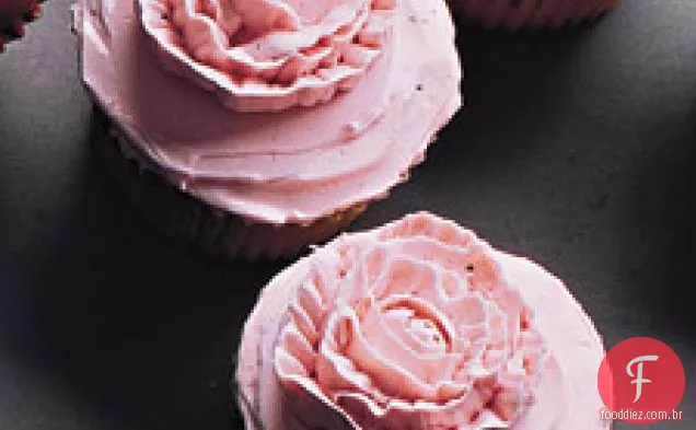 Piped-Rosa Cupcakes