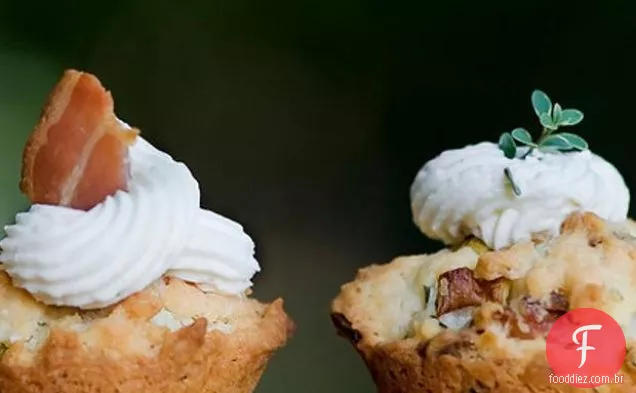 Mini Bacon Herb Cupcakes Com Creme De Queijo Geada