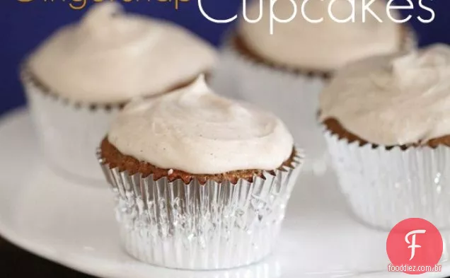 Gingersnap Cupcakes Com Simples Baunilha Feijão Canela Buttercream