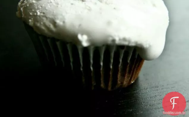 Cupcakes De Chocolate Com Cobertura De Marshmallow