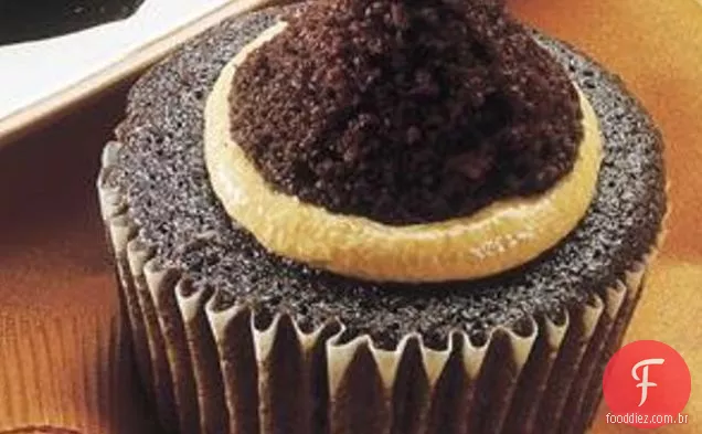 Cupcakes de chocolate com chapéu de bruxa