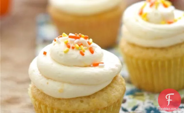 Cupcakes De Páscoa De Amêndoa Laranja