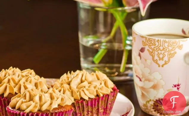 Cupcakes De Pêra Caramelo Com Cobertura De Caramelo