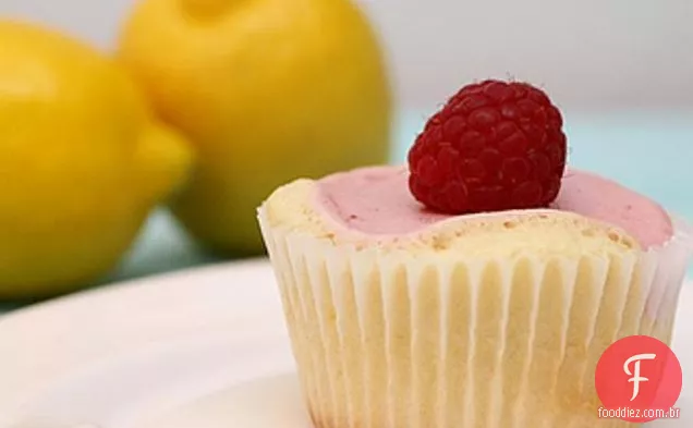 Cupcakes De Limão Com Cheesecake De Framboesa