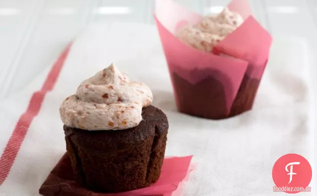 Cupcakes de Chocolate com cobertura de champanhe framboesa-pêssego