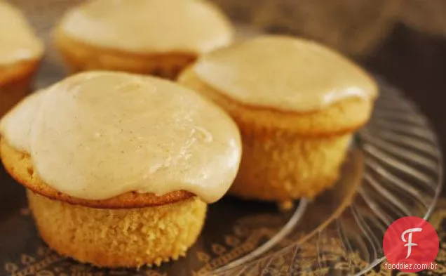 Cupcakes De Libra De Açúcar Mascavo Com Esmalte De Manteiga Marrom De Martha