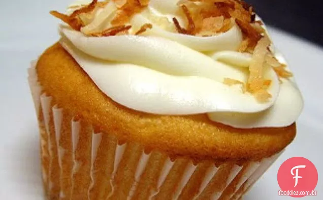 Cupcakes Brancos Básicos Com Creme De Manteiga De Coco
