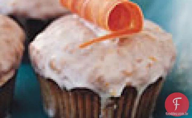 Cupcakes de cenoura com cobertura de laranja