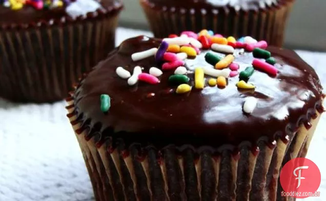 Receita mestre de Jennie para bolo de comida do diabo