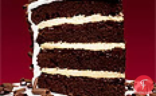 Bolo de comida do diabo com cobertura de hortelã-pimenta