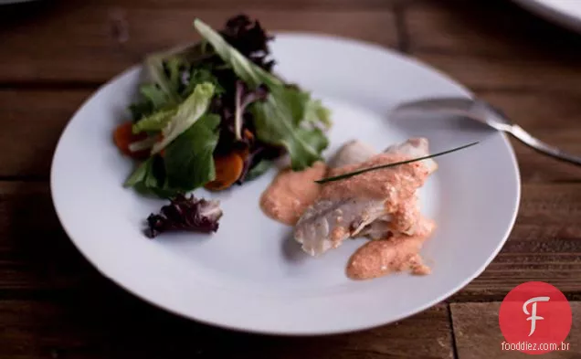 Peixe em molho de pimenta vermelha
