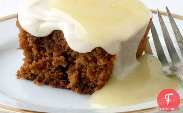 Bolo de gengibre com cobertura de Cream Cheese