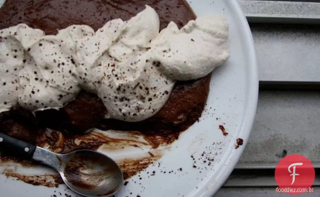 Mousse De Chocolate Com Chantilly De Gengibre