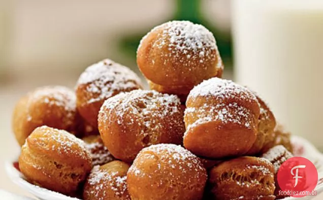 Rosquinhas e buracos de Pão de gengibre levantados