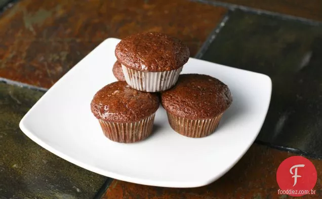 Mini-muffins de gengibre com esmalte de limão