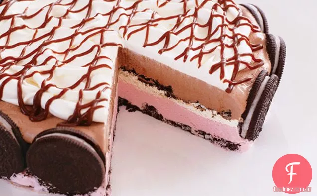 Bolo de sorvete fácil com Fudge quente