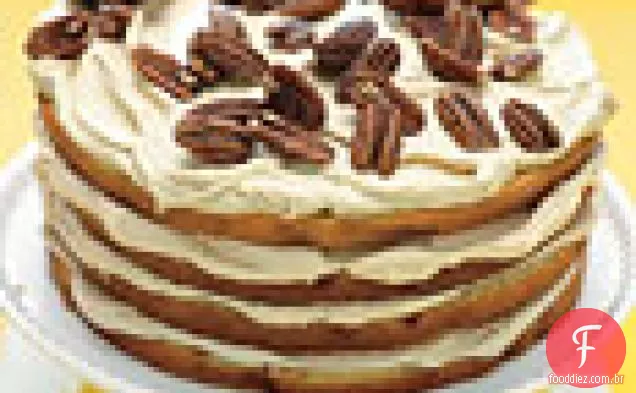 Bolo de camada de Banana com creme de caramelo e nozes