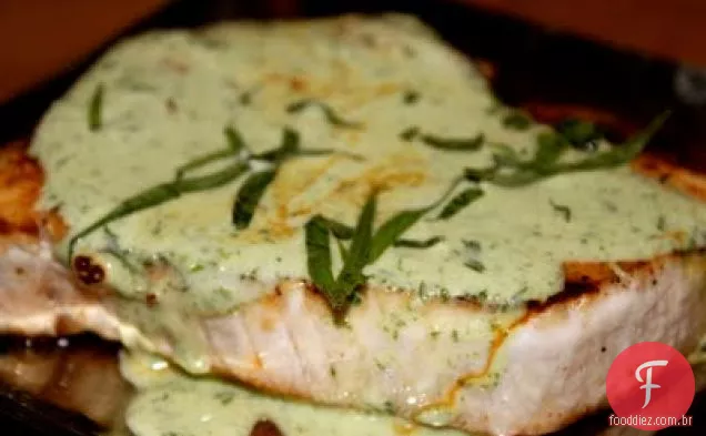 Peixe-Espada Enegrecido Com Molho De Iogurte Estragão