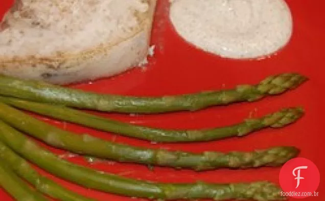 Espadarte de tomilho limão com aspargos