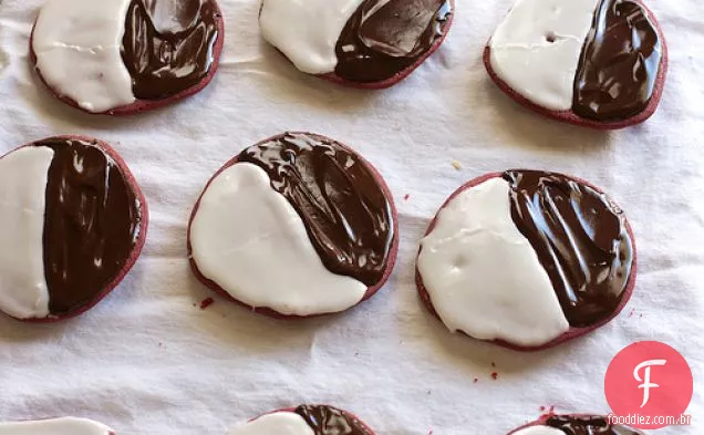 Biscoitos Em Preto E Branco De Veludo Vermelho