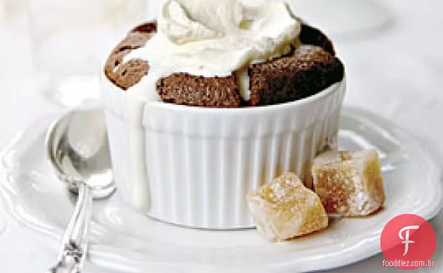 Suflês De Chocolate Com Açúcar Mascavo E Chantilly De Rum