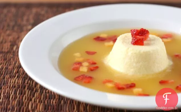 Maracujá Soufflé Glacé Com Sopa De Frutas De Abacaxi
