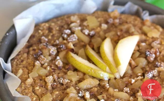 Bolo De Especiarias De Pêra Com Nozes