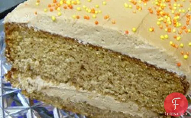 Novo bolo de especiarias da Duquesa com cobertura de Creme De Manteiga de bordo