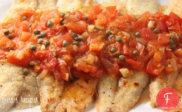 Tilápia Grelhada Com Molho De Alcaparras De Tomate