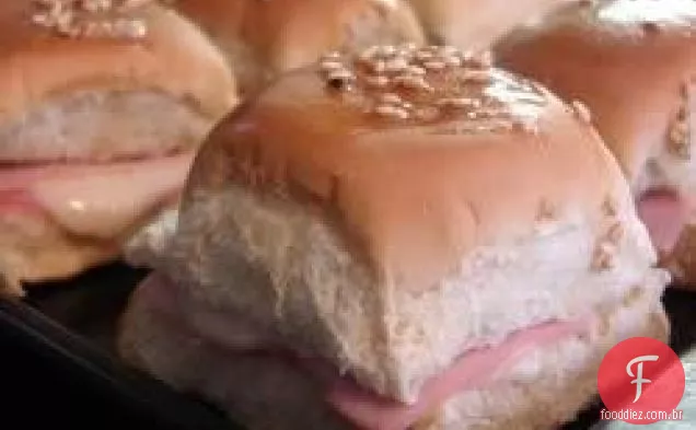 Mini pãezinhos de presunto e queijo