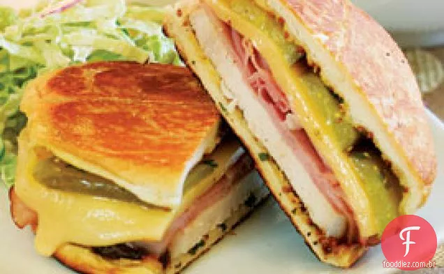 Sanduíches Cubanos De Porco Assado Grelhado