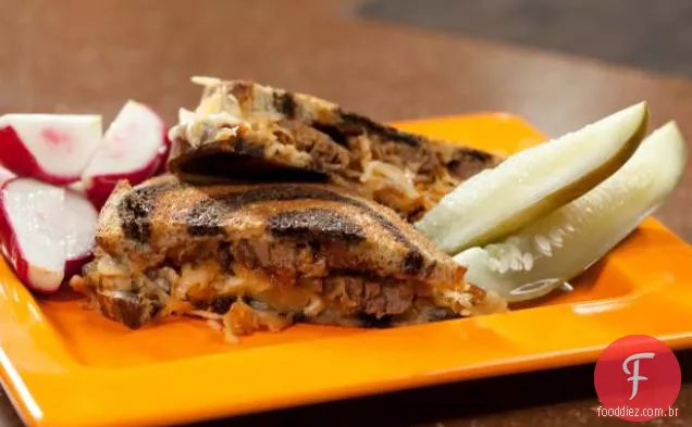 Churrasco peito Reuben sanduíches