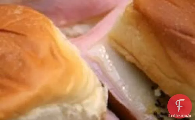 Sanduíches fáceis de aperitivo de presunto e queijo