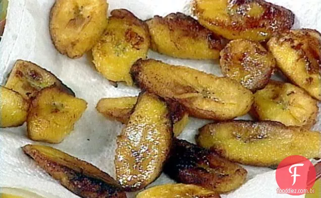 Sanduíches de lombo de porco estilo cubano e banana frita