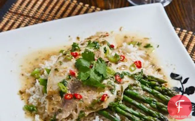 Tilápia assada em Curry Verde Tailandês