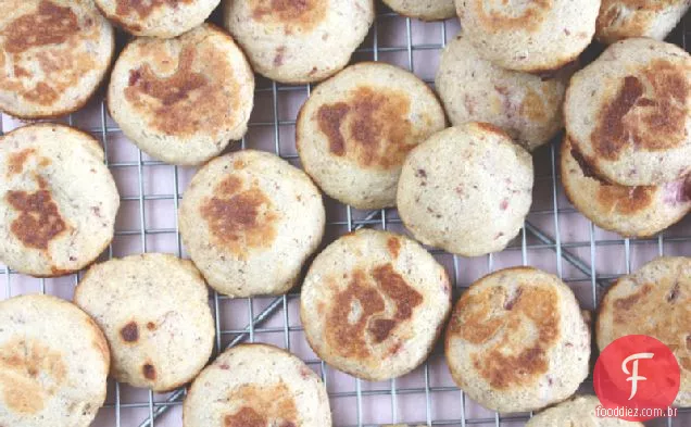Bolos de torta Whoopie de morango sem glúten