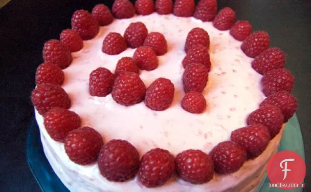 Bolo De Champanhe Com Cobertura De Creme De Manteiga De Framboesa