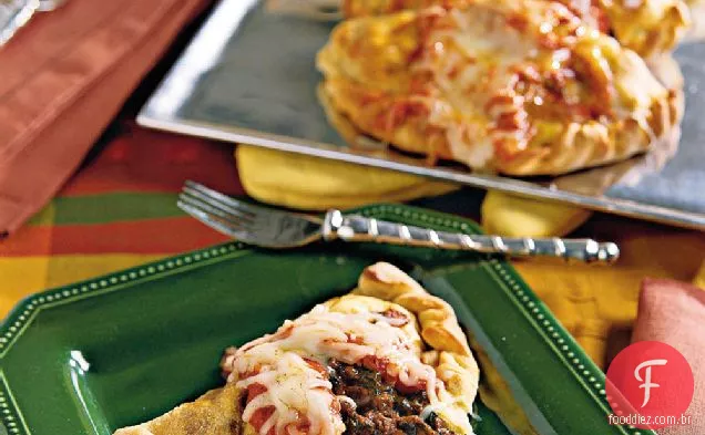 Calzones com molho de tomate italiano