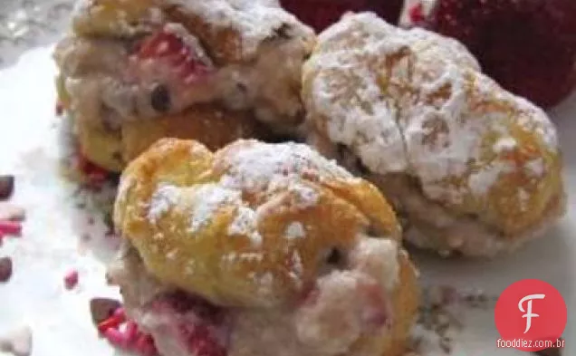 Puffs Creme Cannoli Morango