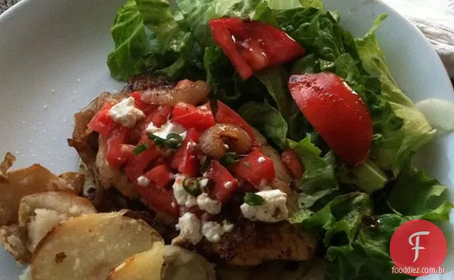 Cebolas Caramelizadas Tilápia Tomates E Queijo De Cabra