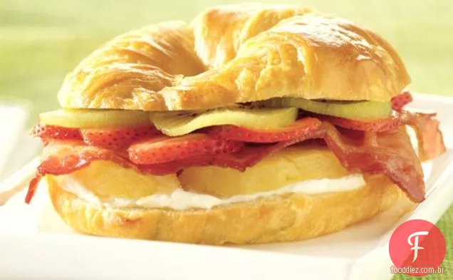 Croissant De Bacon Tropical