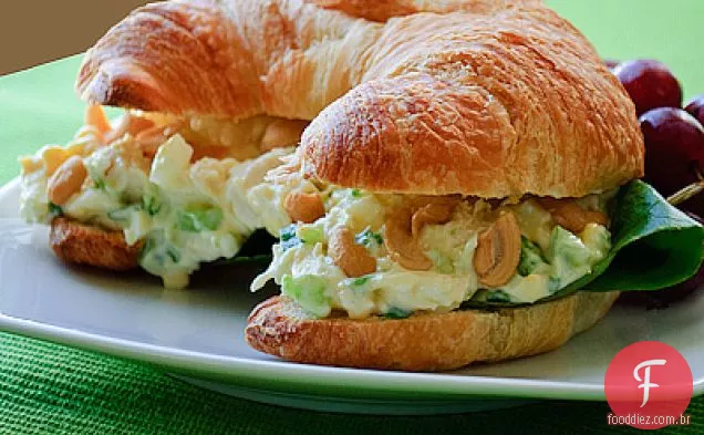 Salada De Frango Simples Croissant Sanduíches